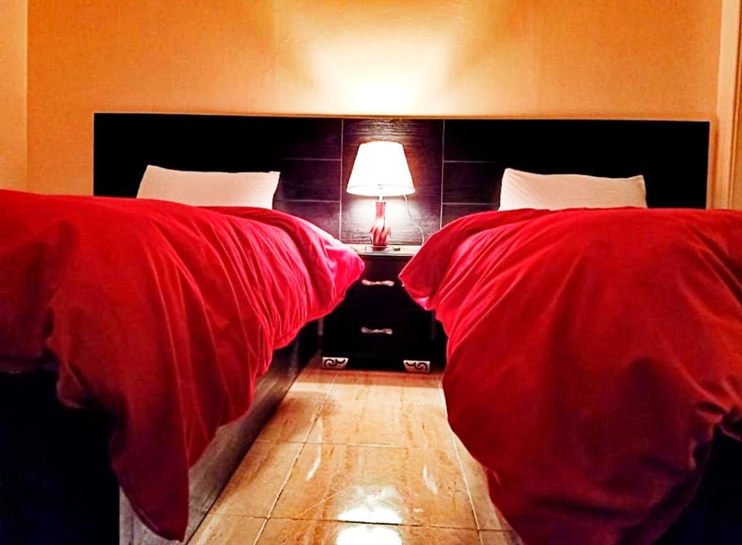Kafret el-Gabal Golden Scarab Pyramids Hotel מראה חיצוני תמונה