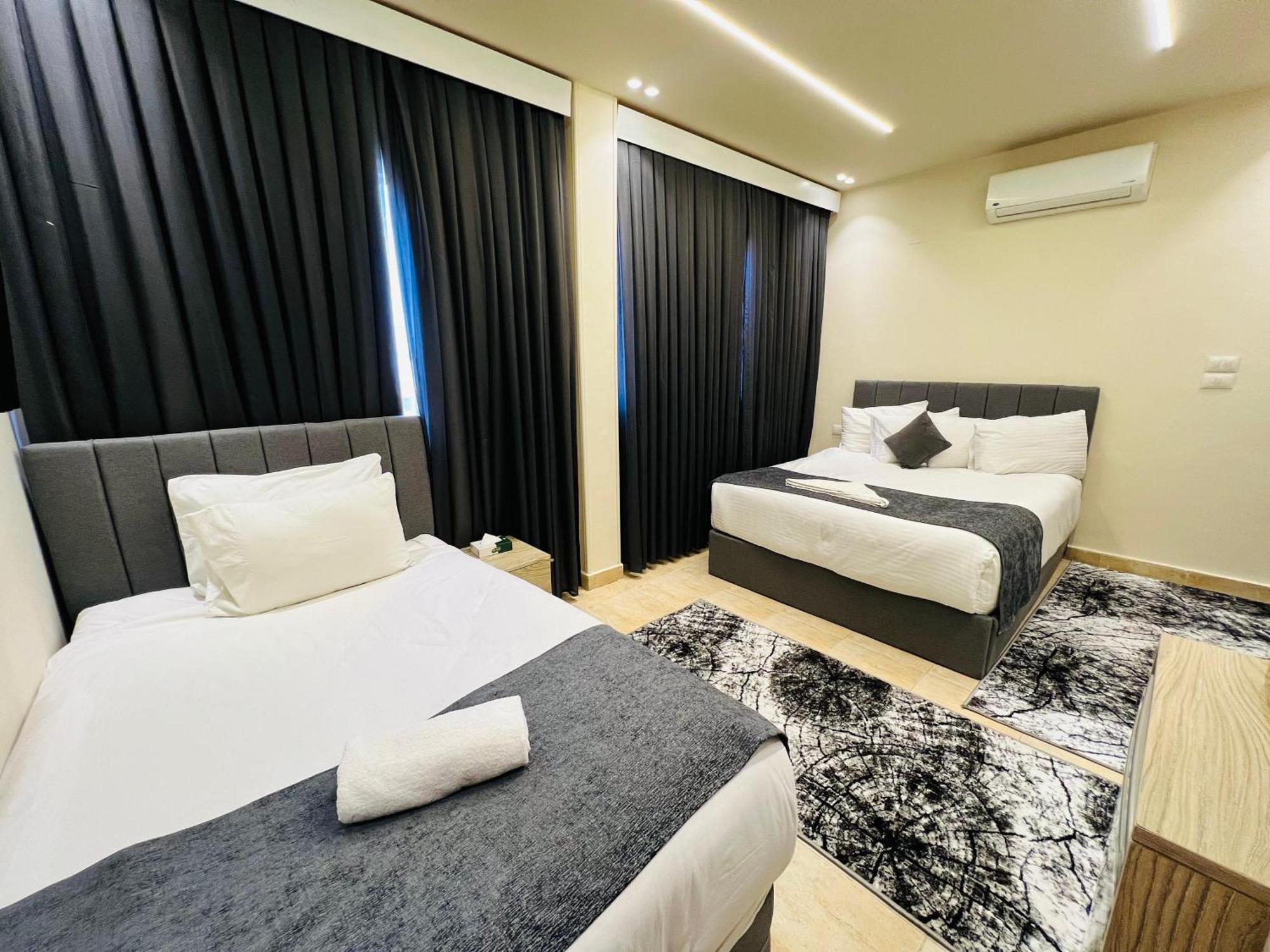 Kafret el-Gabal Golden Scarab Pyramids Hotel מראה חיצוני תמונה