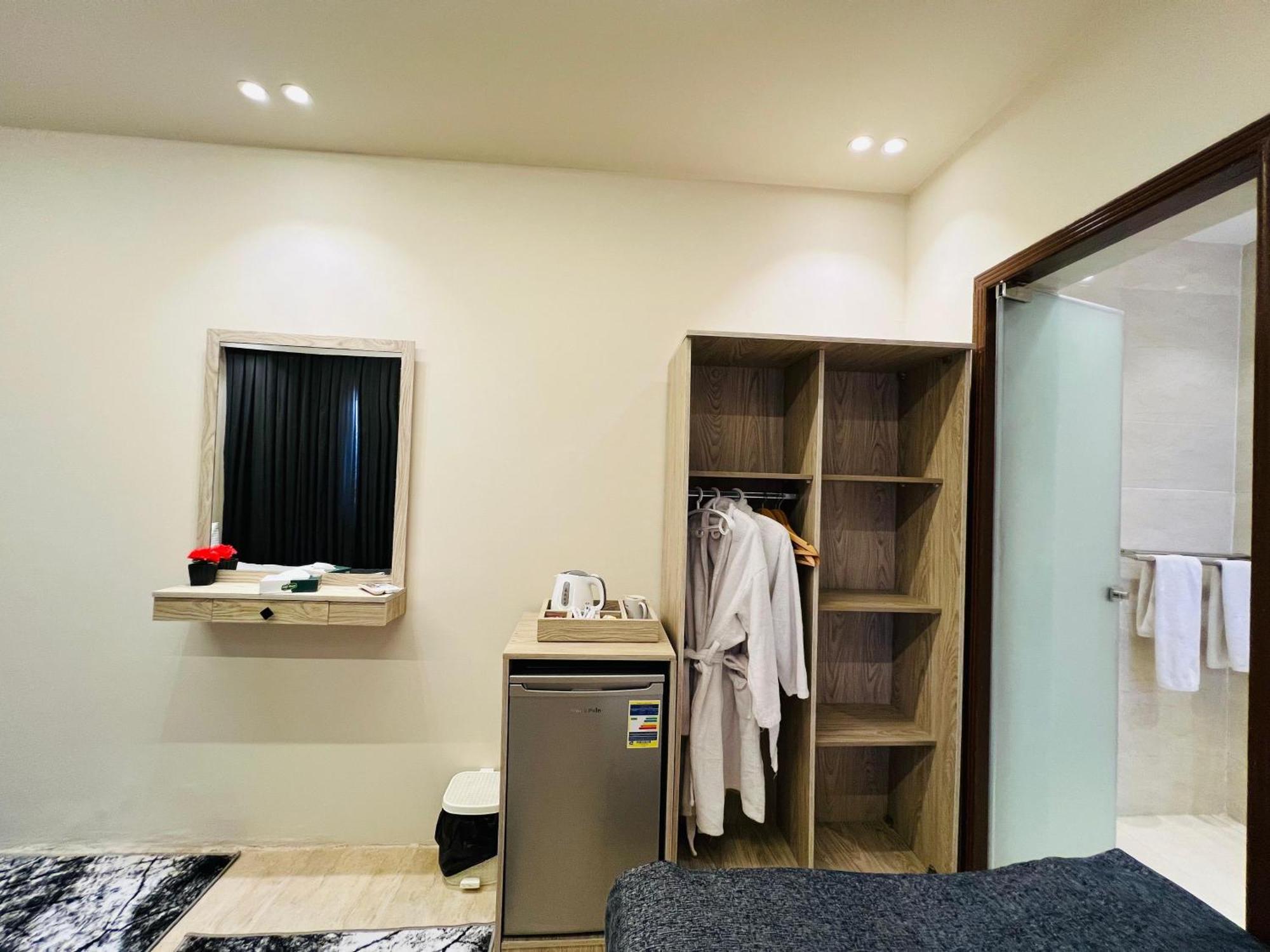 Kafret el-Gabal Golden Scarab Pyramids Hotel מראה חיצוני תמונה