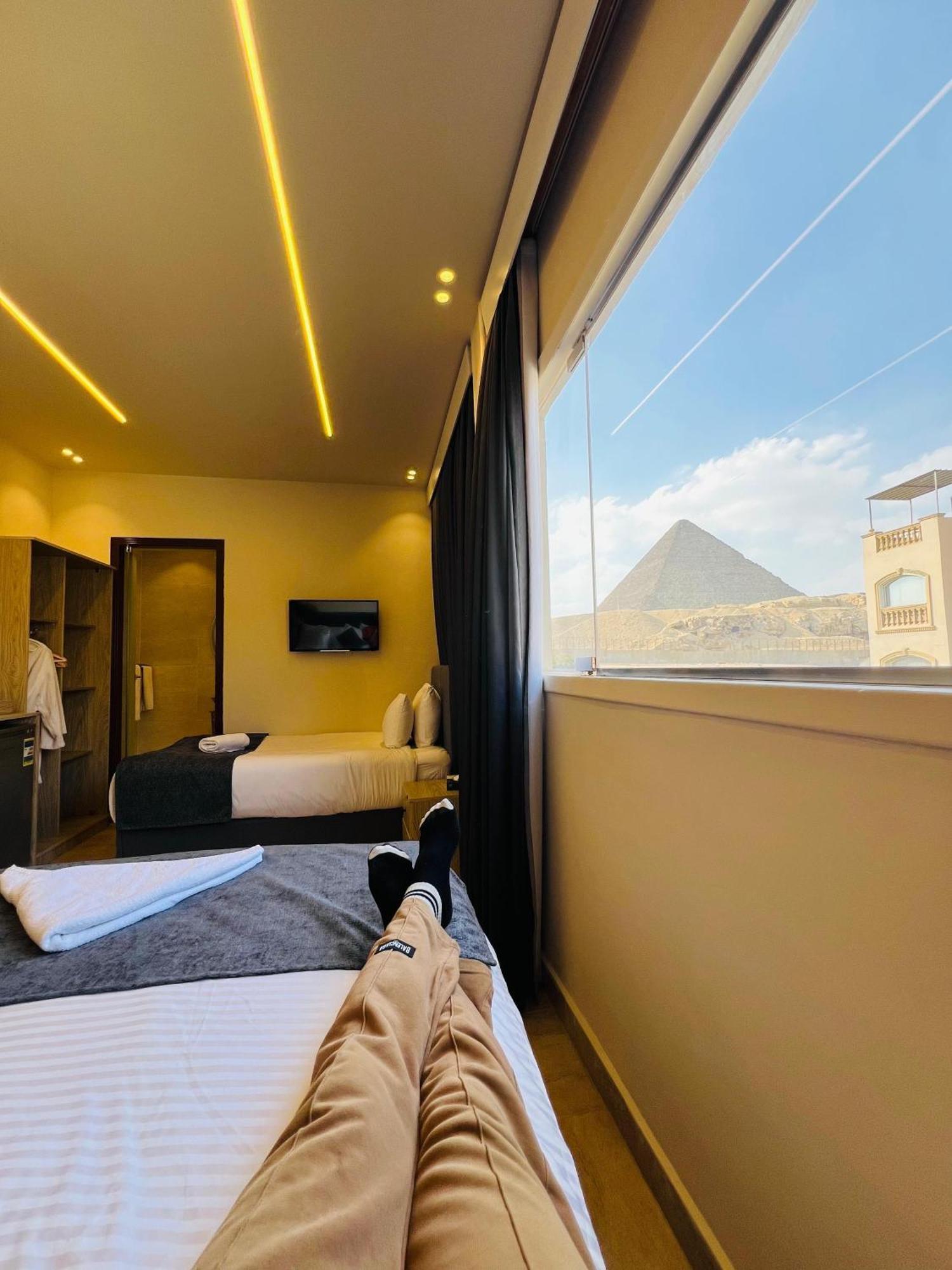 Kafret el-Gabal Golden Scarab Pyramids Hotel מראה חיצוני תמונה