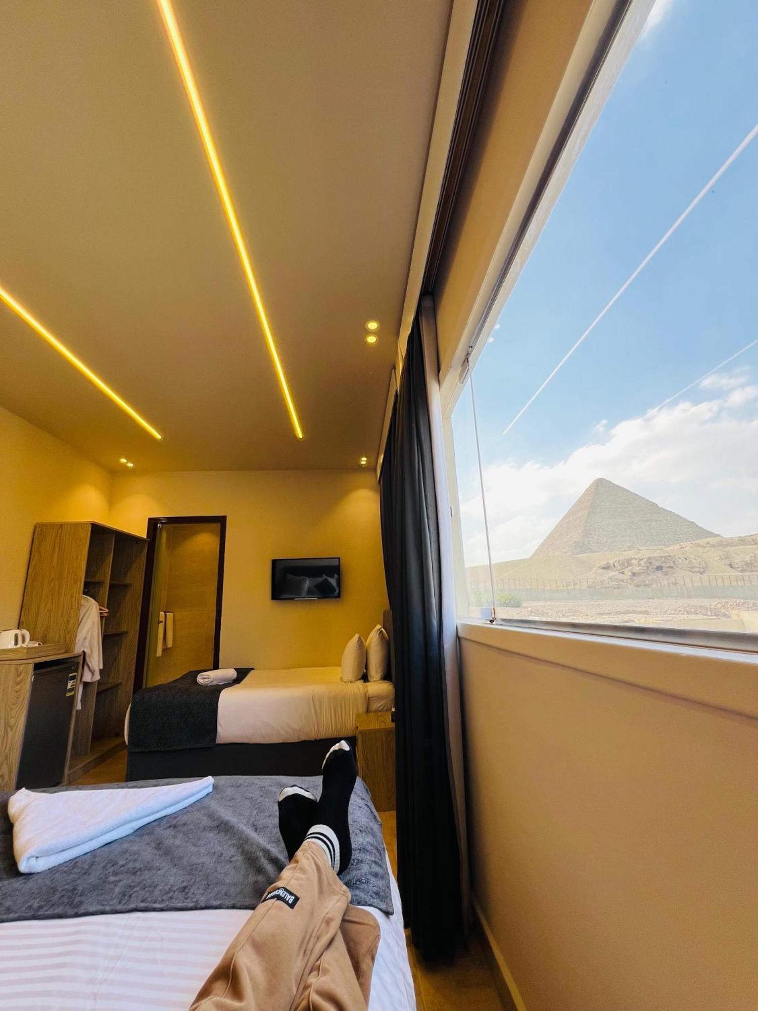 Kafret el-Gabal Golden Scarab Pyramids Hotel מראה חיצוני תמונה
